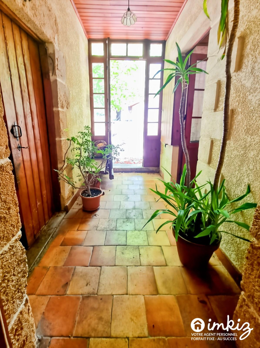 
                                                Vente
                                                 Maison 6 pces charme de l'ancien,poutres,cheminées