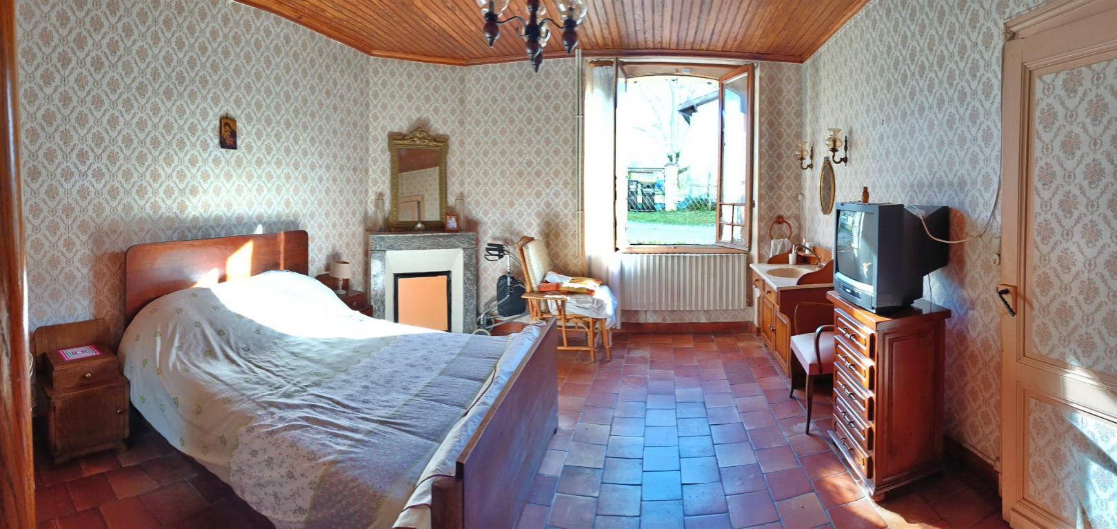 
                                                Vente
                                                 Maison 6 pces charme de l'ancien,poutres,cheminées