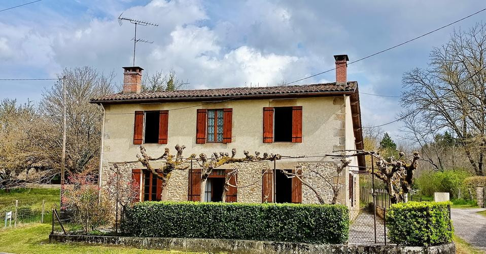 
                                                Vente
                                                 Maison 6 pces charme de l'ancien,poutres,cheminées