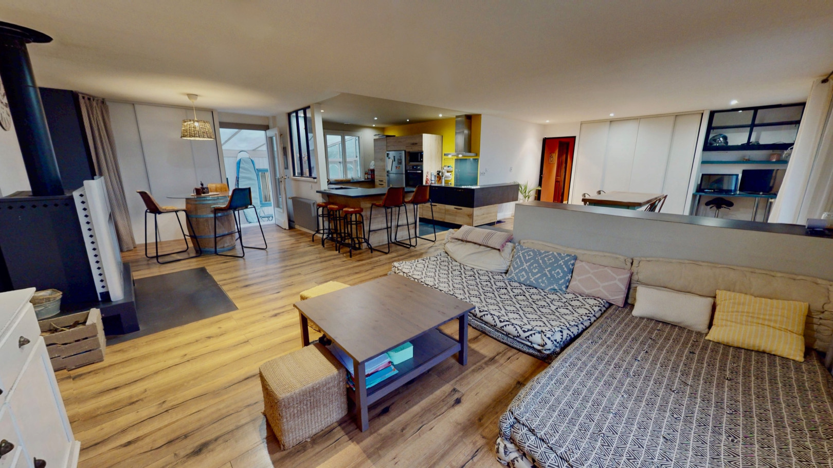 
                                                Vente
                                                 MAISON 6 PIECES - 164M2