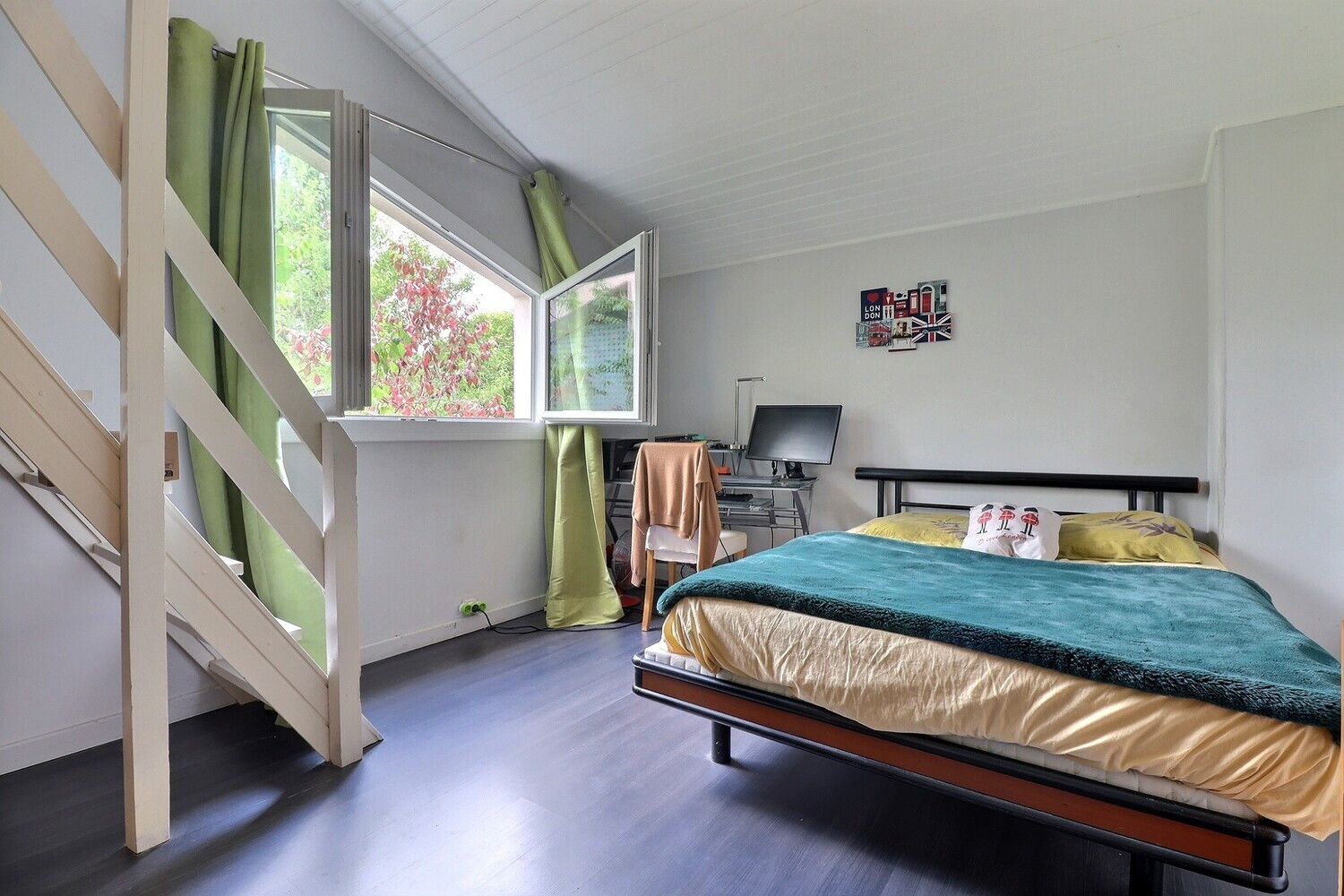 
                                                Vente
                                                 Maison 6 pièces - 166 m² - Piscine