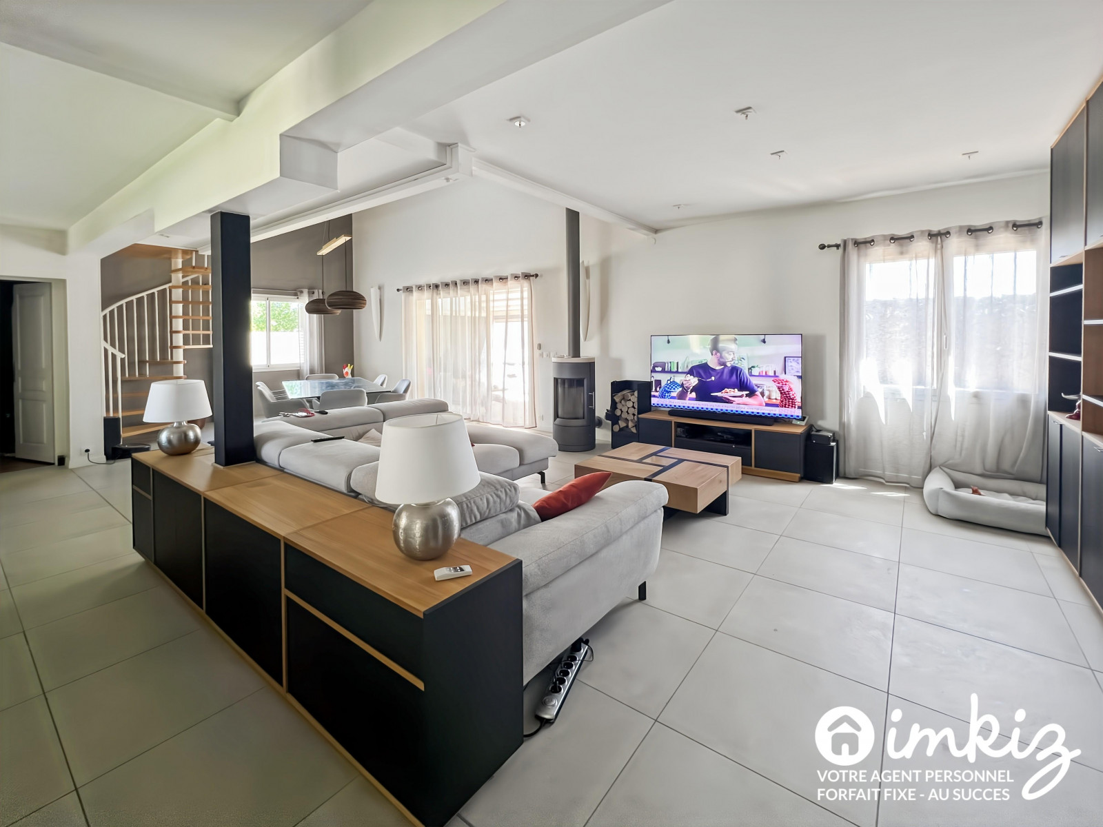 
                                                Vente
                                                 Maison 6 pièces 175m²