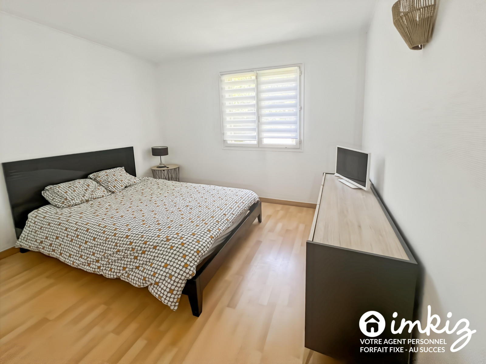 
                                                Vente
                                                 Maison 6 pièces 175m²