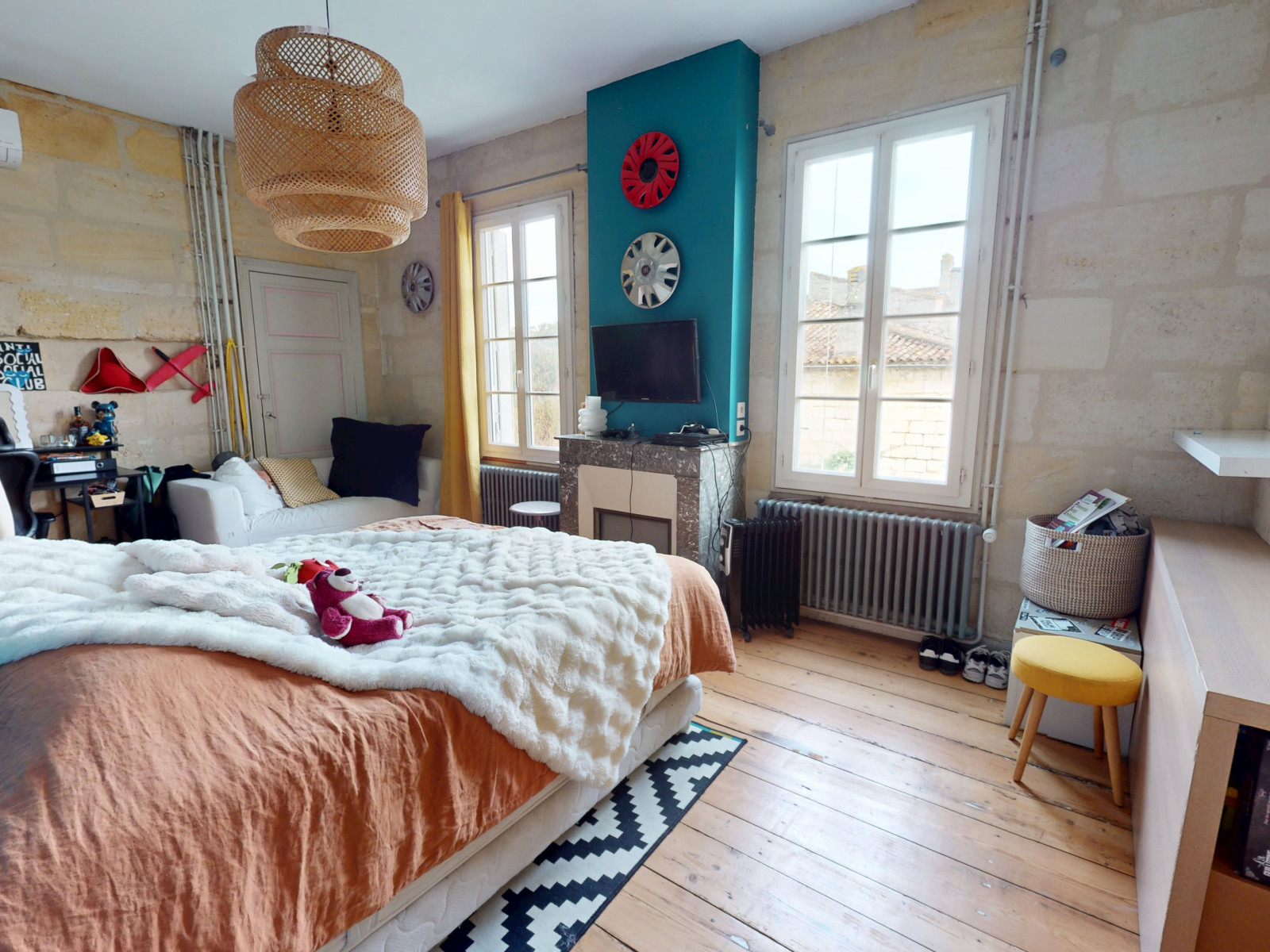 
                                                Vente
                                                 MAISON 6 PIECES - 215m2