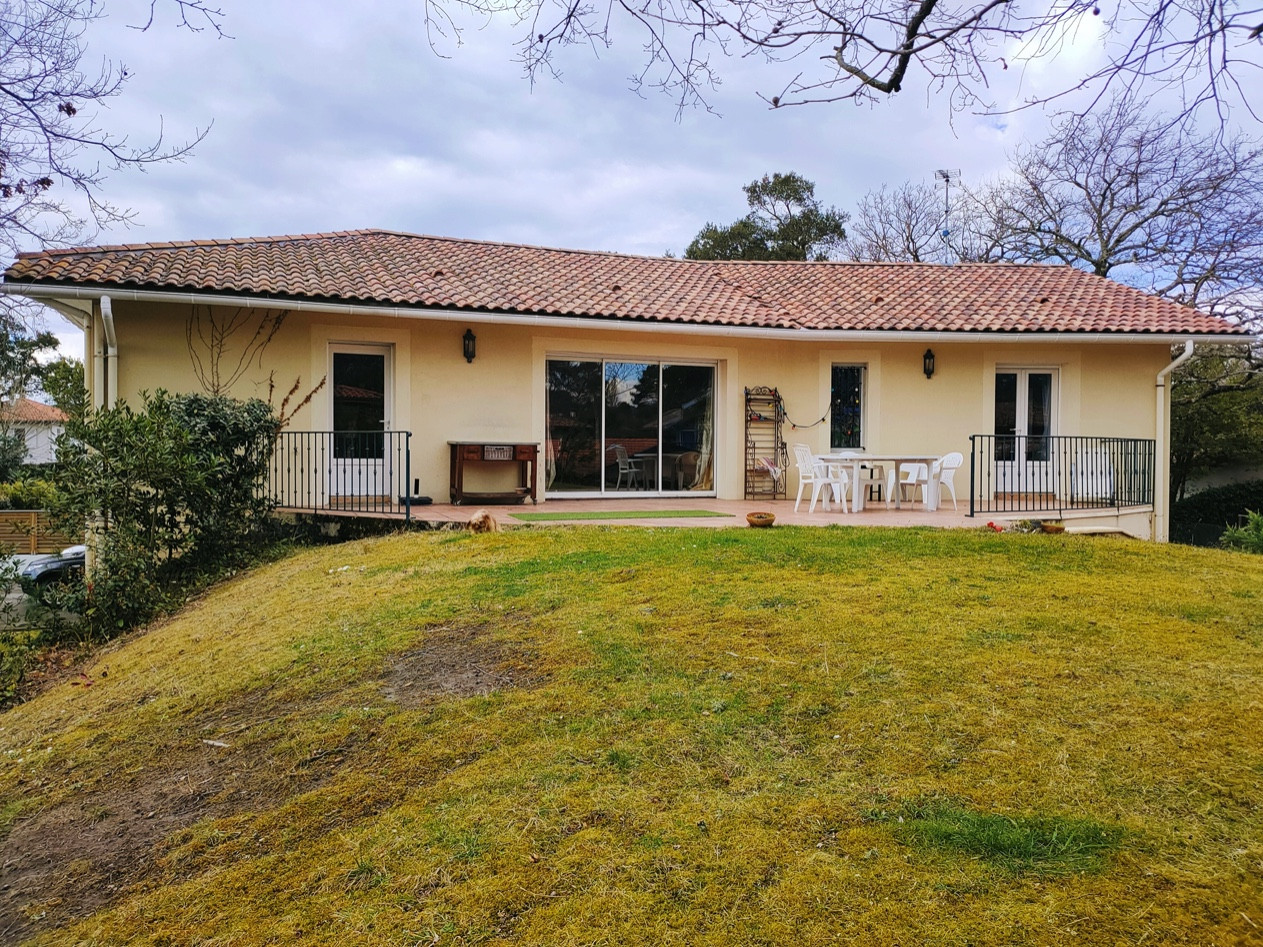 
                                                Vente
                                                 MAISON 6 PIECES 230m2 - CAPBRETON