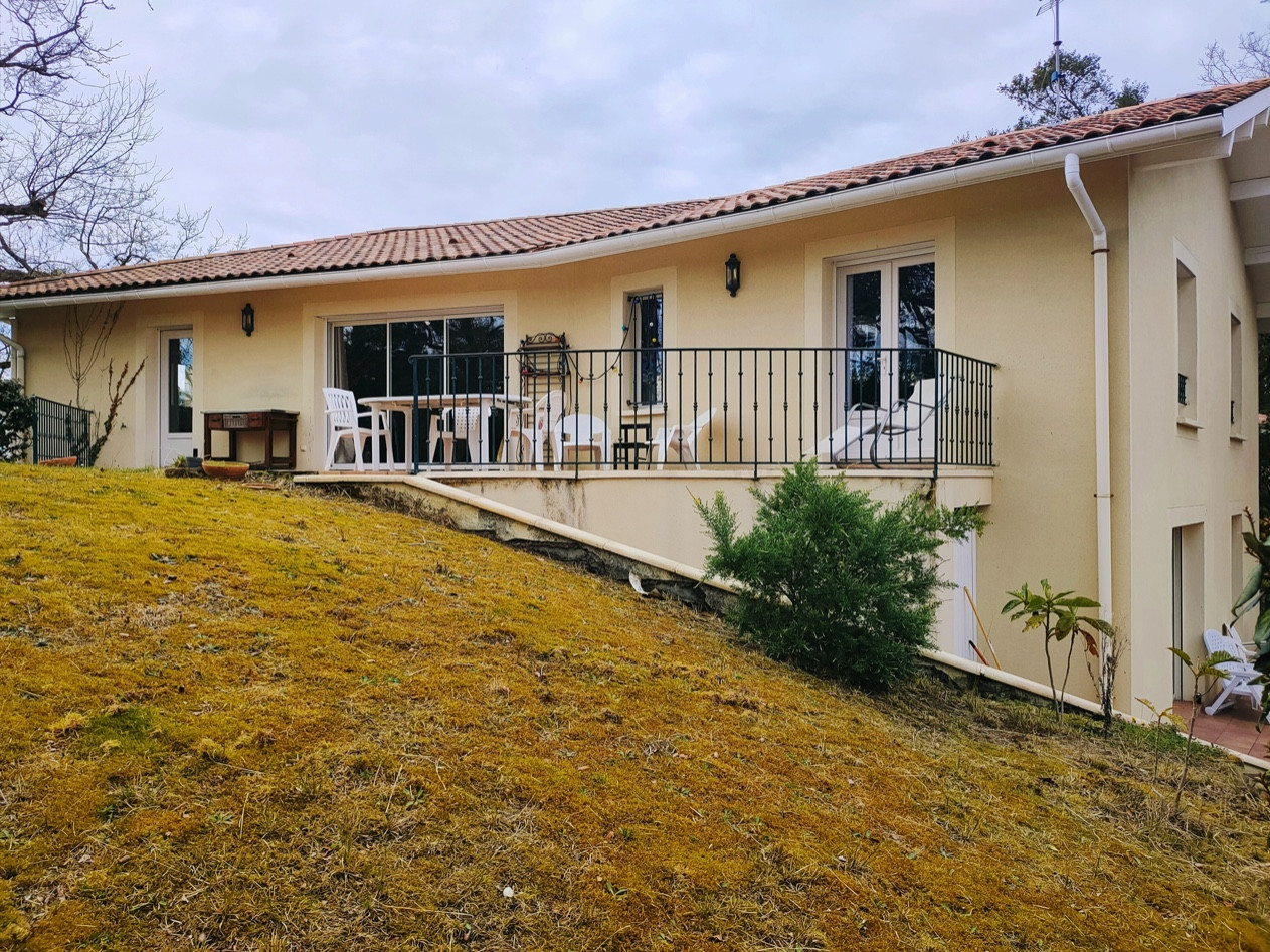 
                                                Vente
                                                 MAISON 6 PIECES 230m2 - CAPBRETON