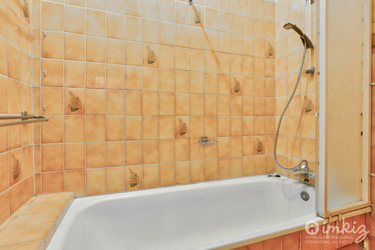 
                                                Vente
                                                 Maison 6 pièces
