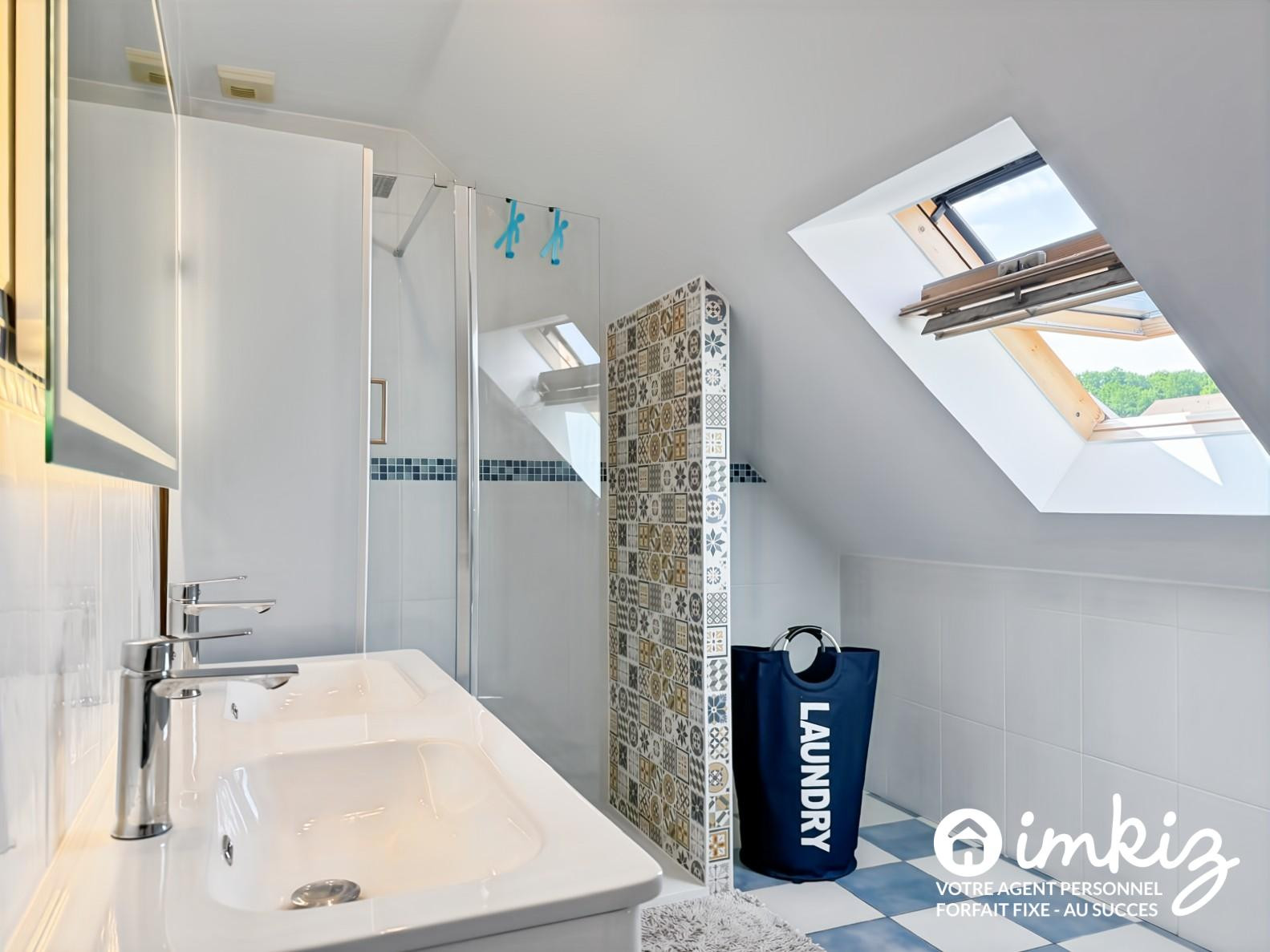 
                                                Vente
                                                 Maison 6 pièces