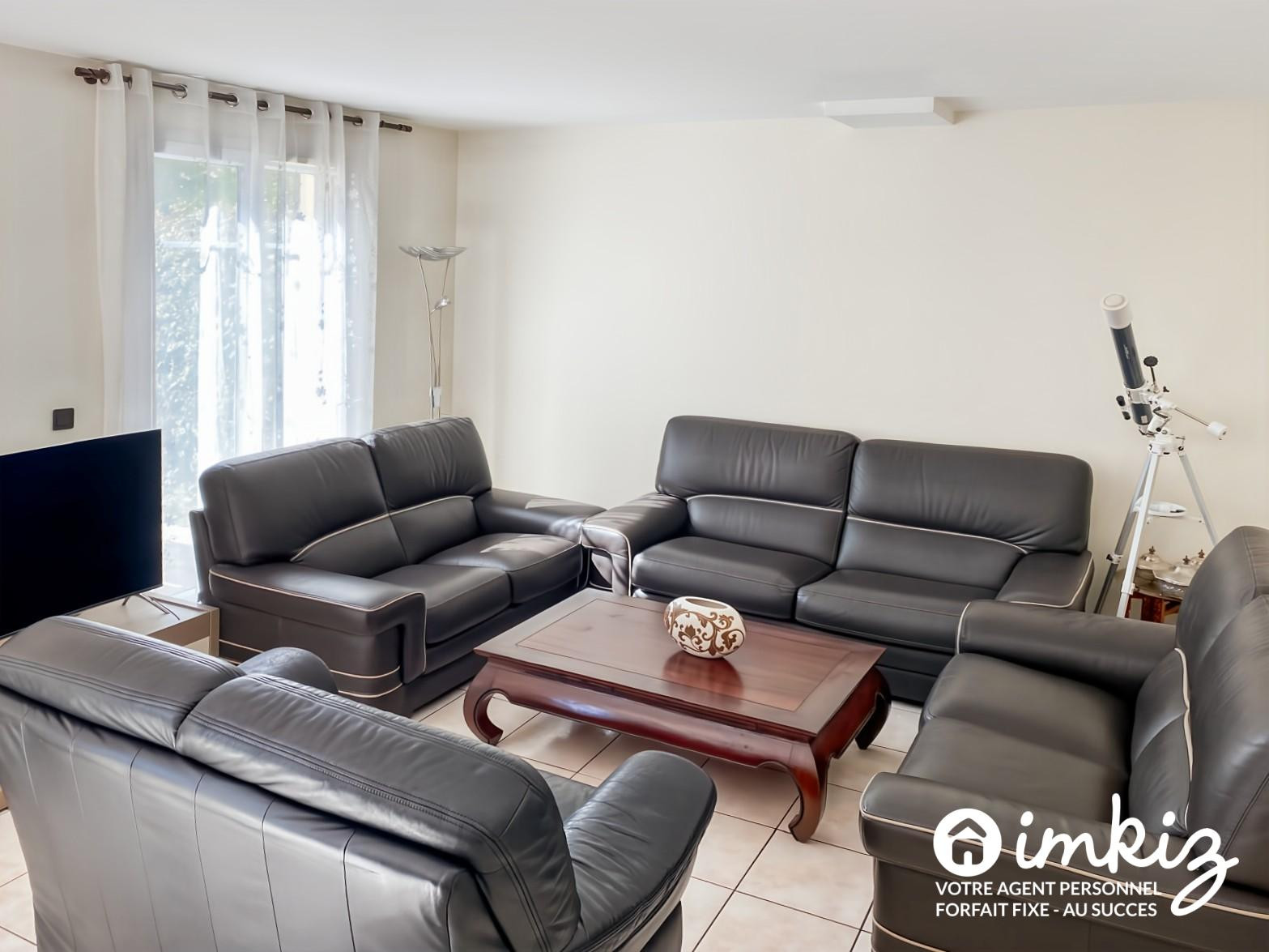 
                                                Vente
                                                 Maison 6 pièces