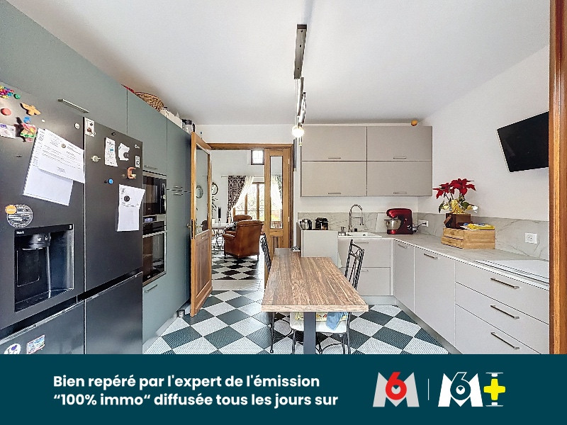 
                                                Vente
                                                 MAISON 6 PIÈCES