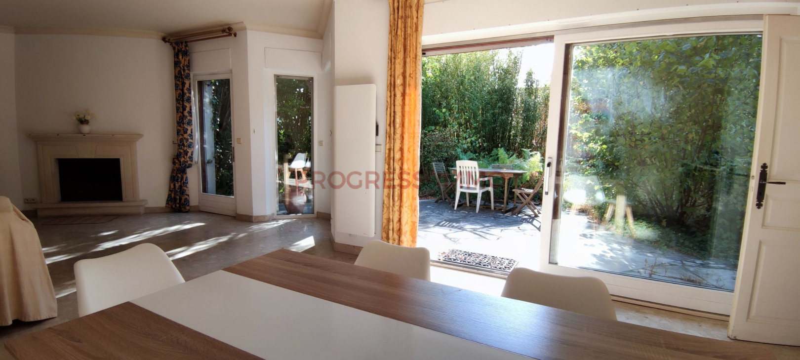 
                                                Location
                                                 Maison 6 pièces
