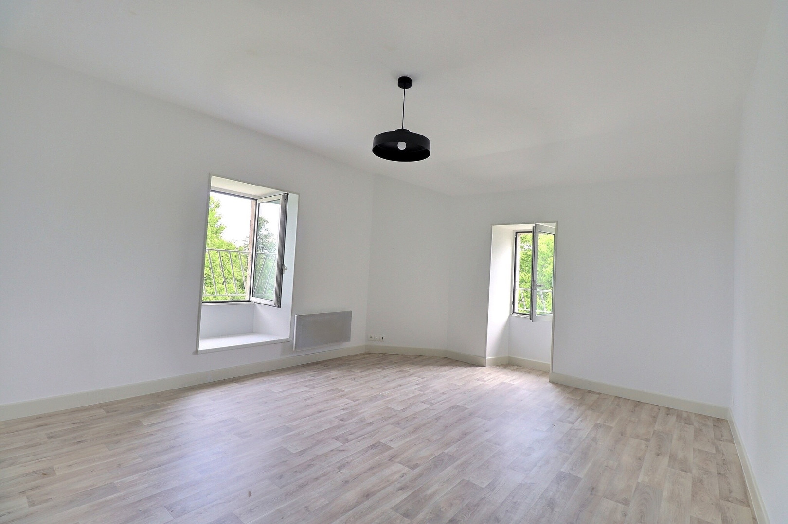 
                                                Vente
                                                 Maison 6 pièces