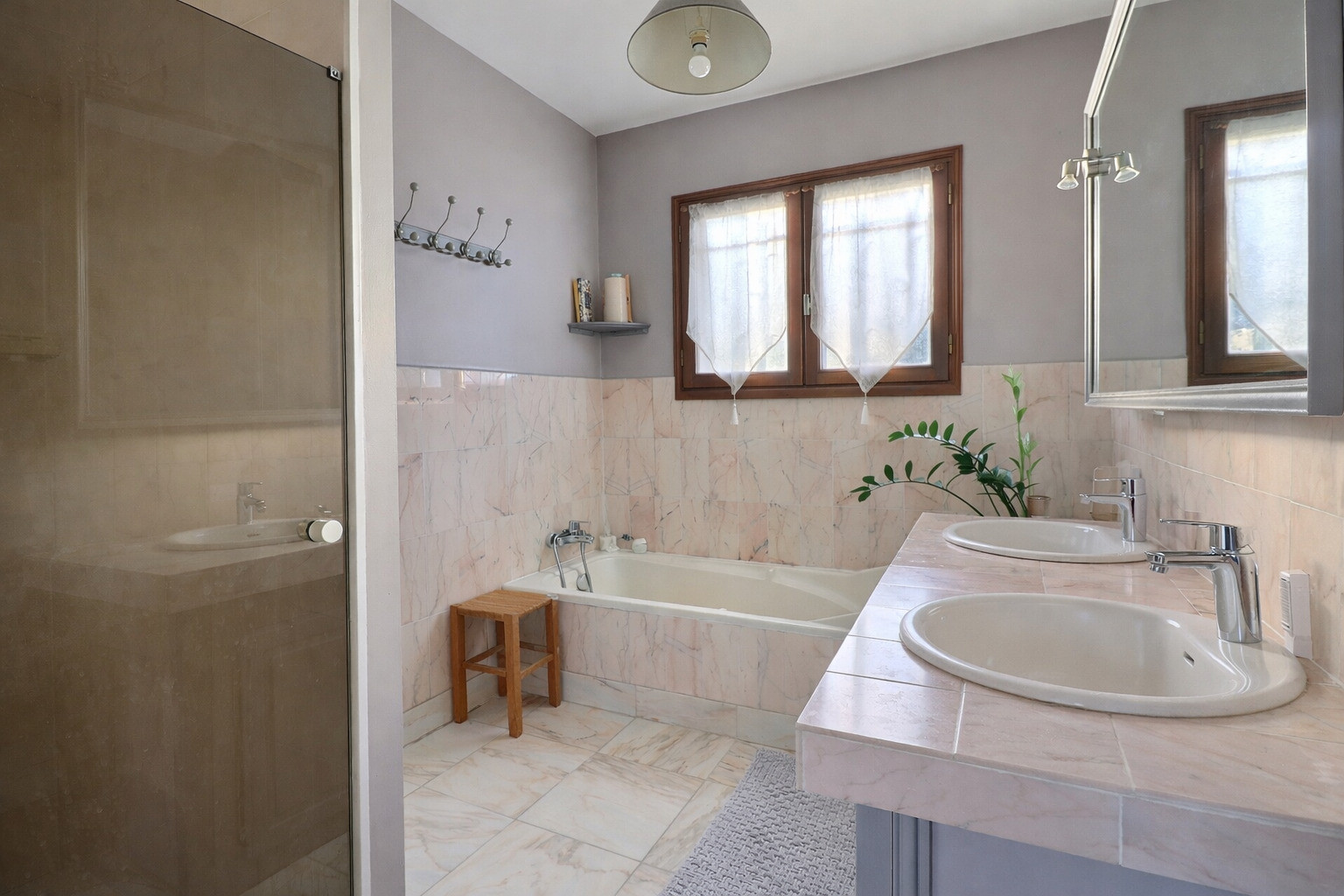 
                                                Vente
                                                 Maison 6 pièces
