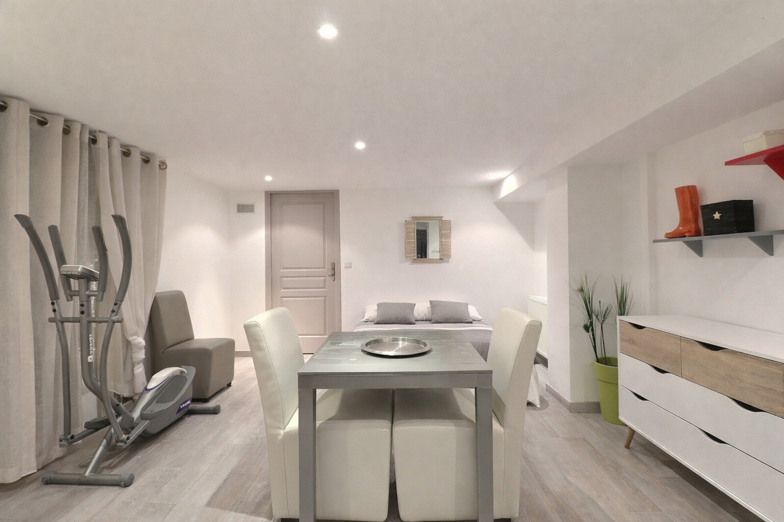 
                                                Vente
                                                 Maison 6 pièces