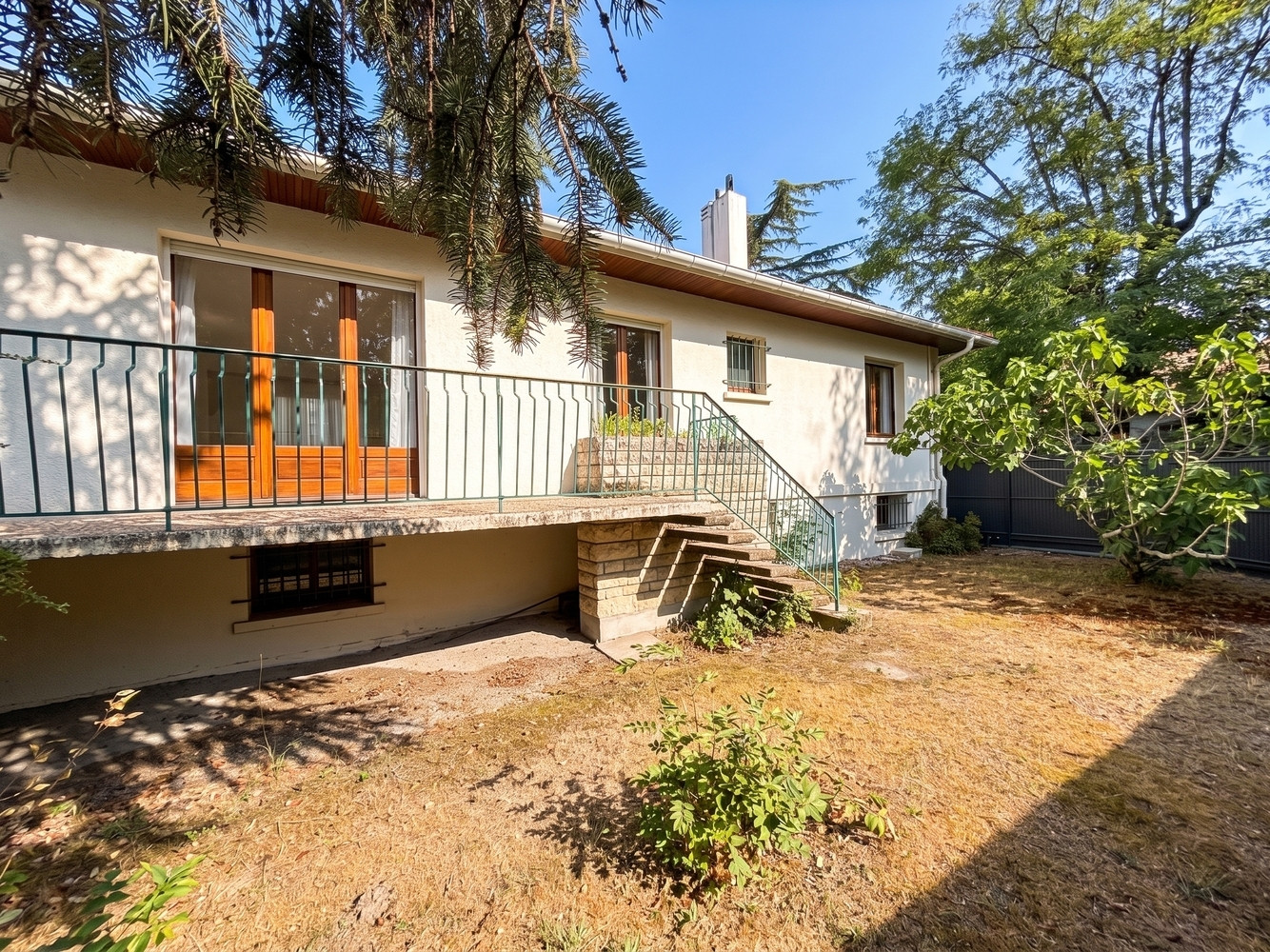 
                                                Vente
                                                 Maison 6 pièces