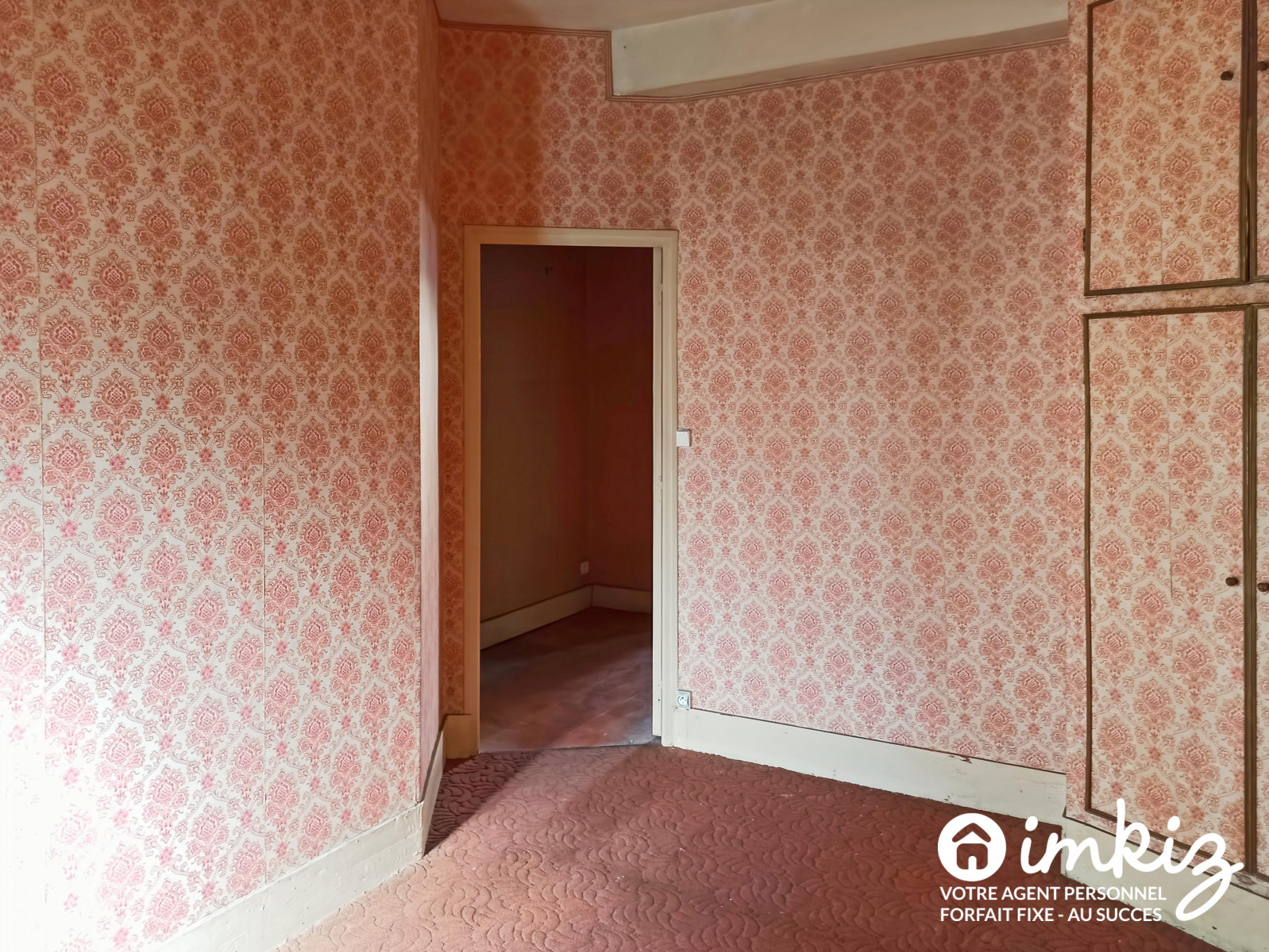 
                                                Vente
                                                 Maison 6 pièces avec extérieur Métro à 50 m