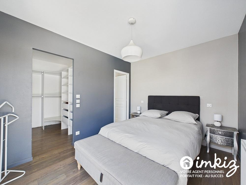
                                                Vente
                                                 Maison 6 pièces avec piscine