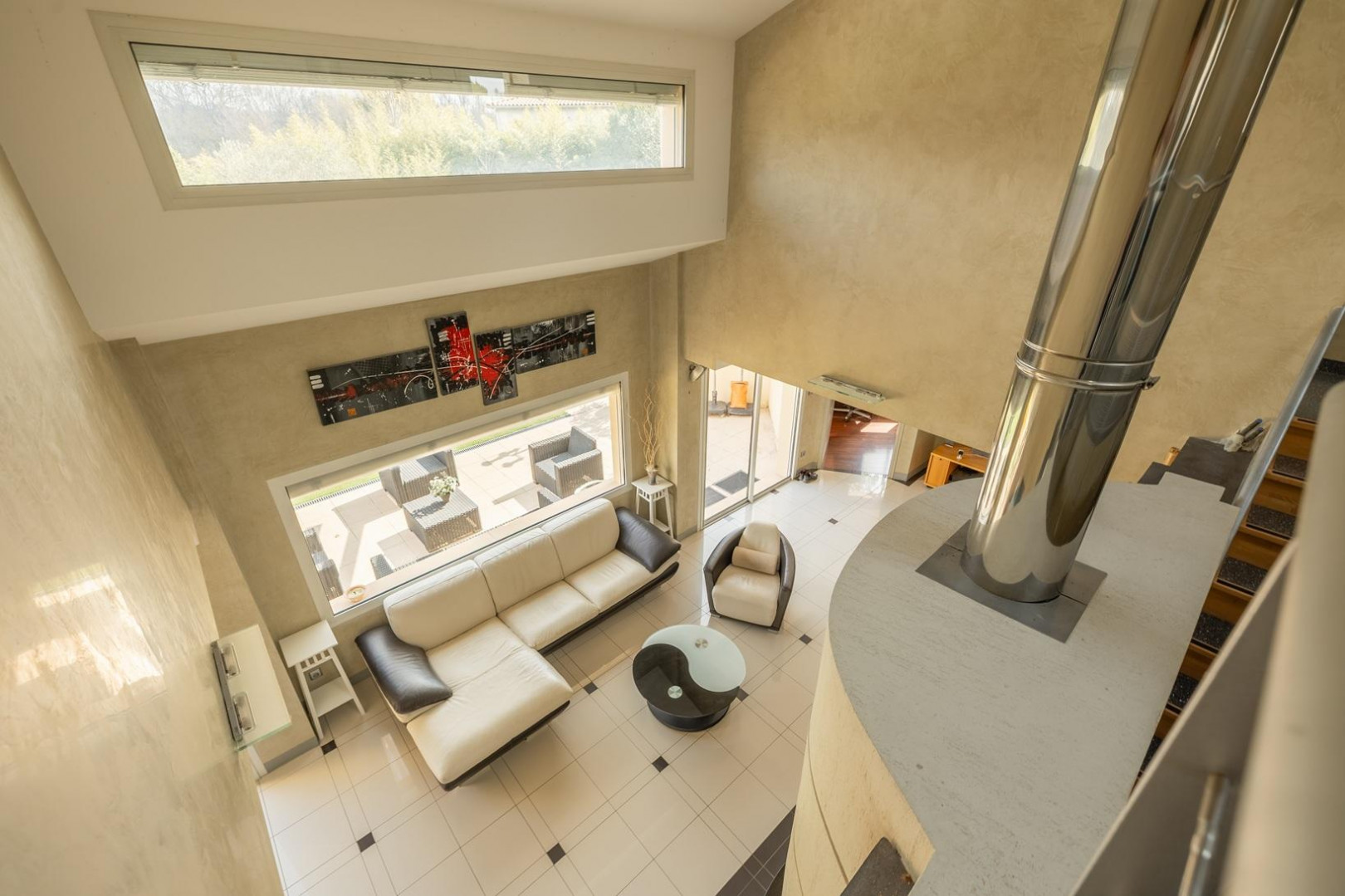 
                                                Vente
                                                 Maison 6 pièces avec piscine et 1500 m² de terrain