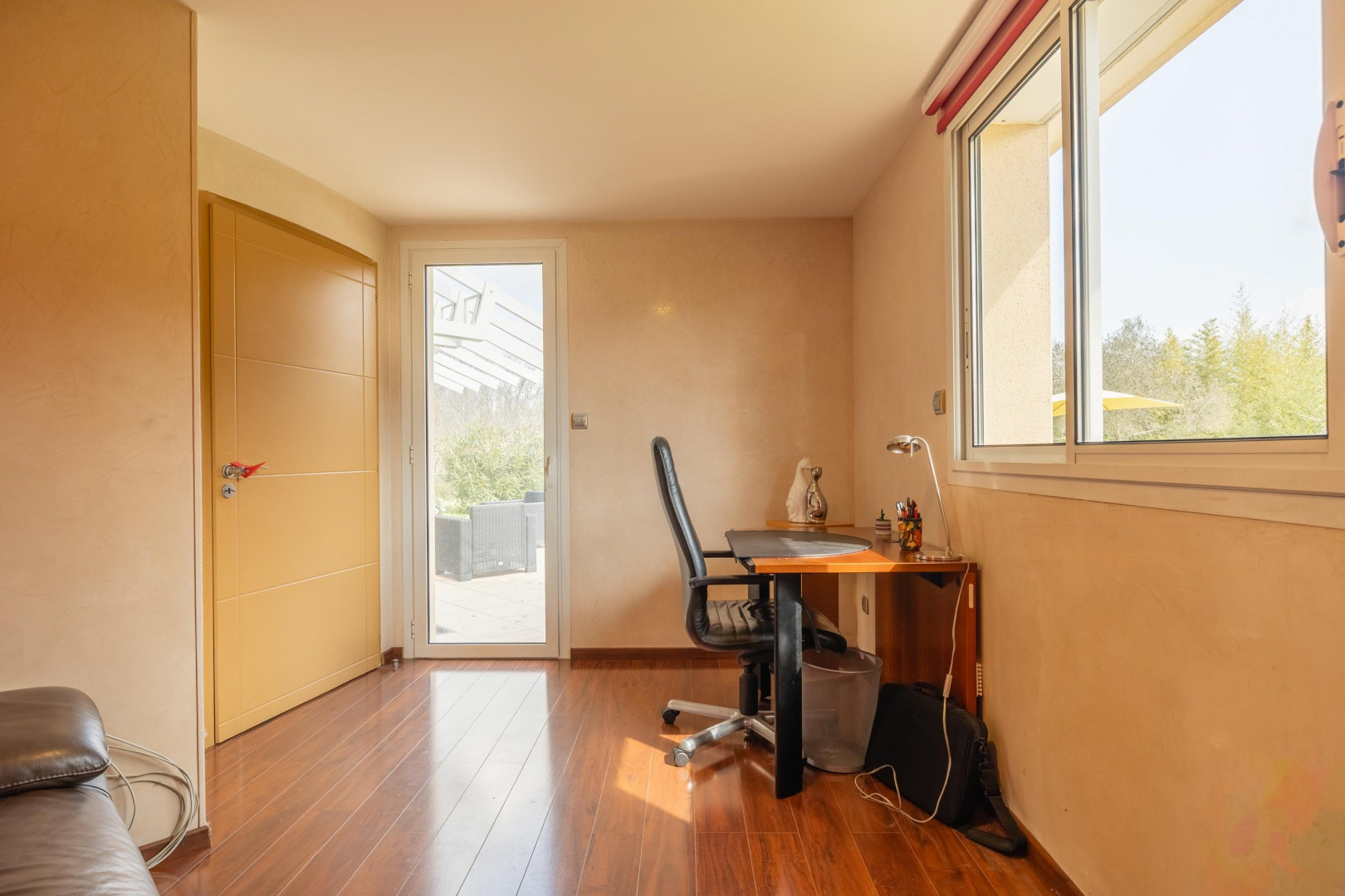 
                                                Vente
                                                 Maison 6 pièces avec piscine et 1500 m² de terrain