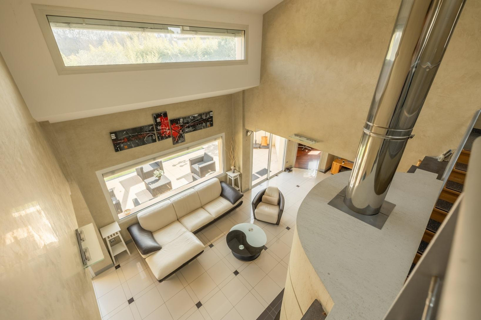 
                                                Vente
                                                 Maison 6 pièces avec piscine et 1500 m² de terrain