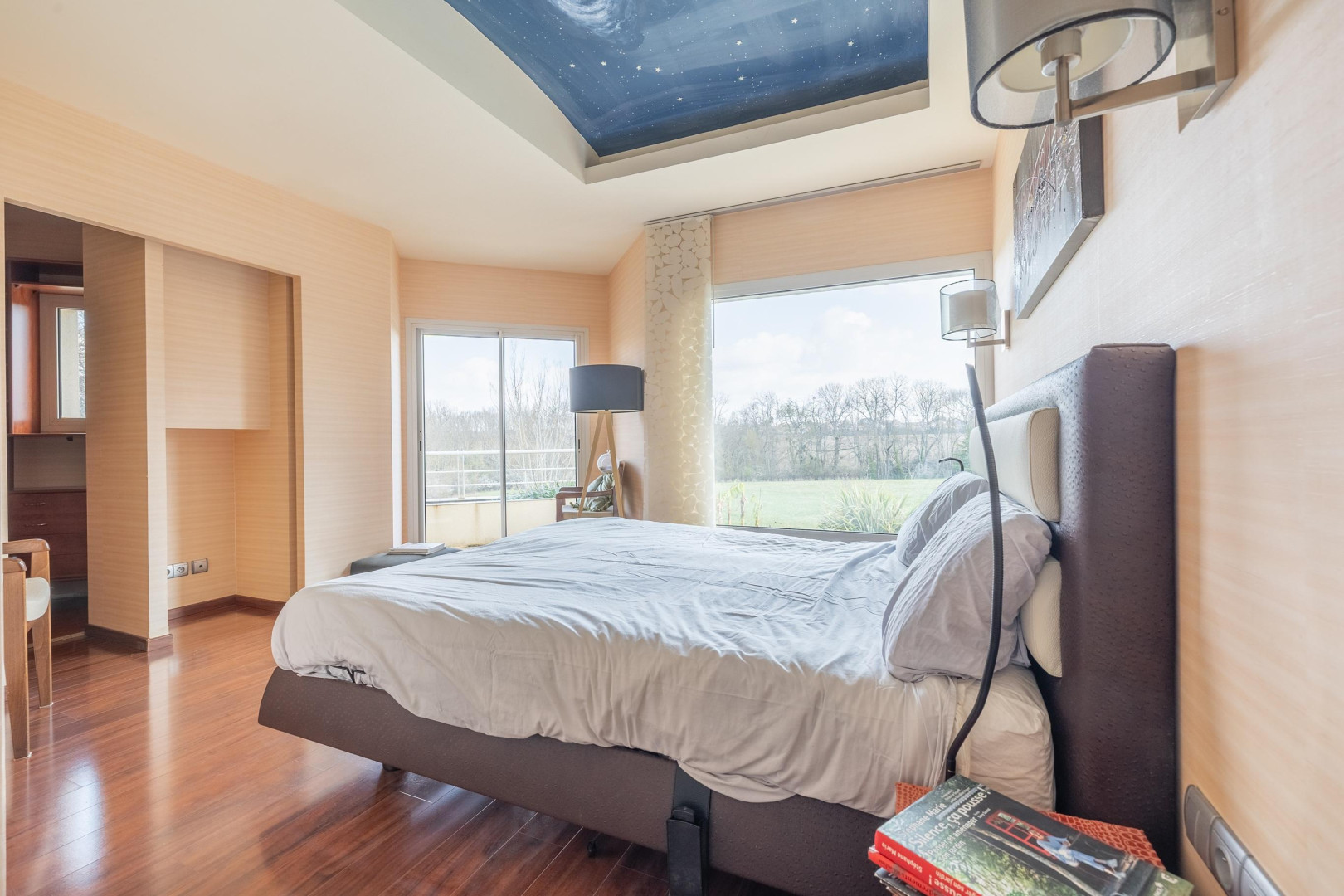 
                                                Vente
                                                 Maison 6 pièces avec piscine et 1500 m² de terrain