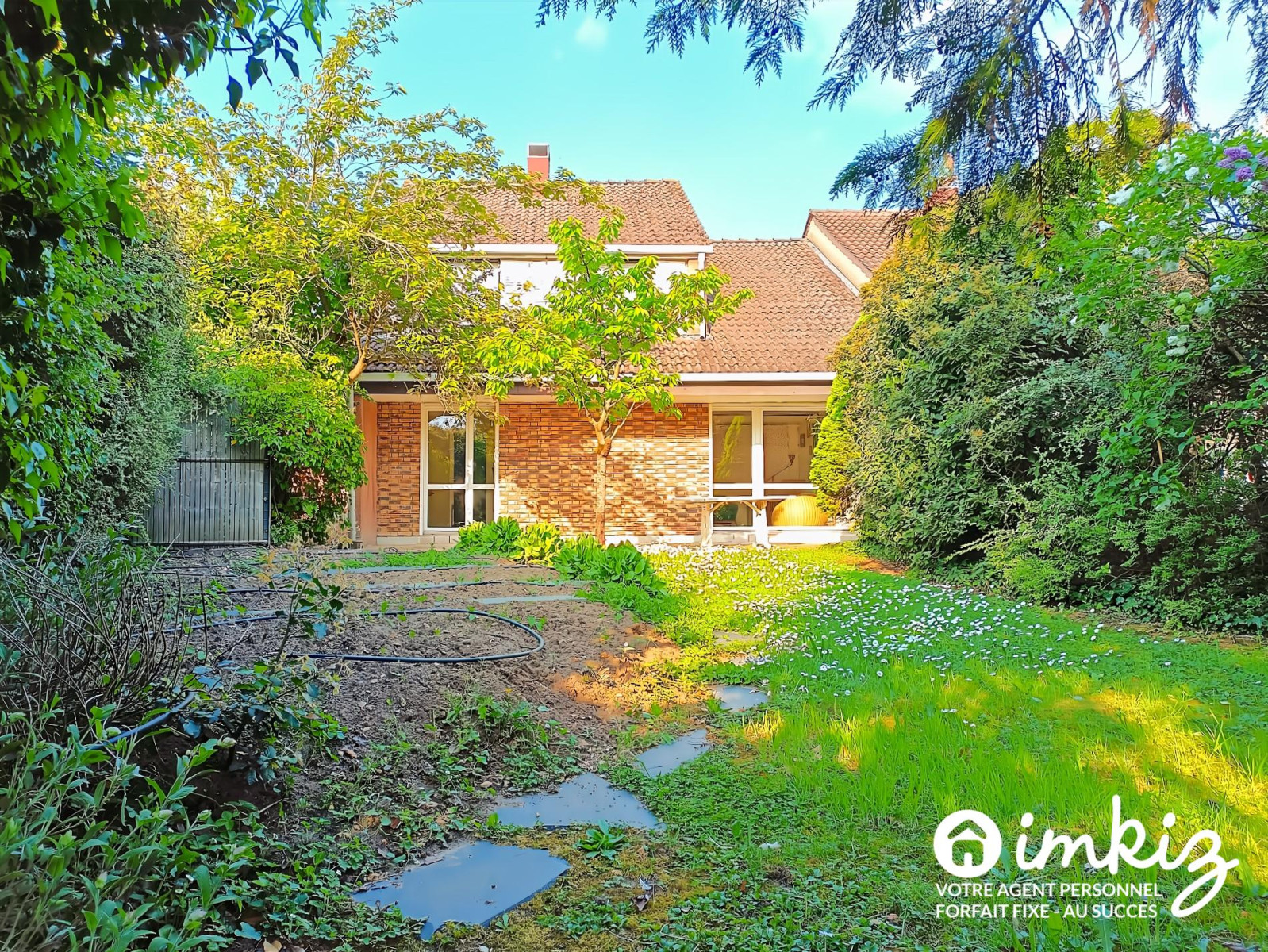 
                                                Vente
                                                 Maison 6 pièces calme proximité transports