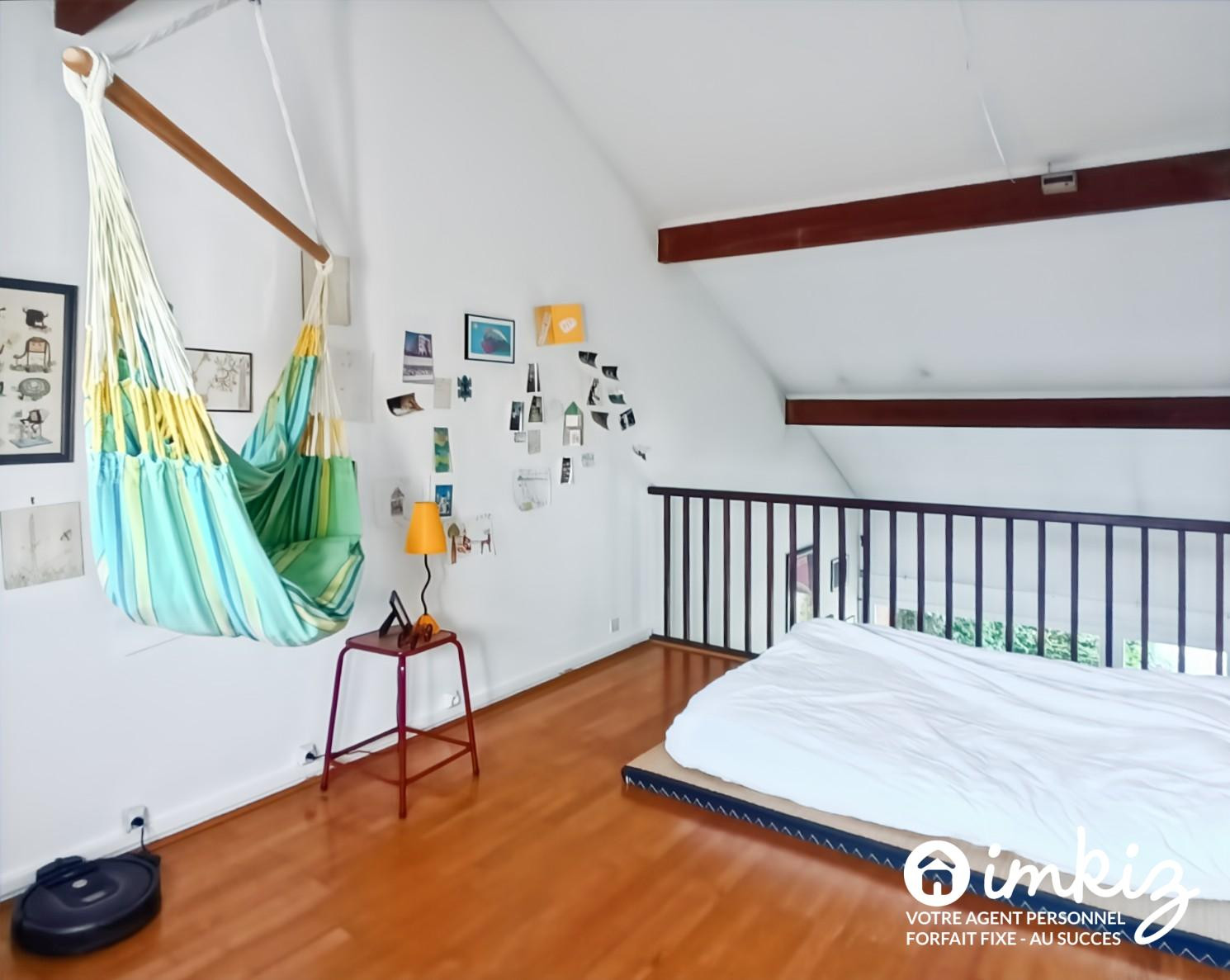 
                                                Vente
                                                 Maison 6 pièces calme proximité transports