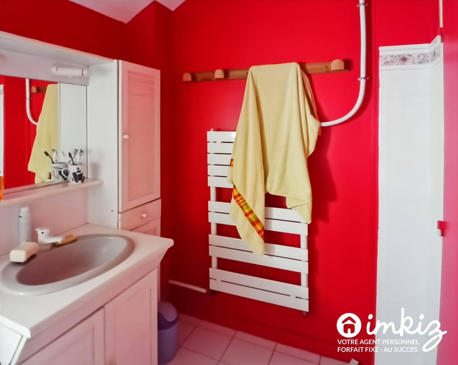 
                                                Vente
                                                 Maison 6 pièces calme proximité transports