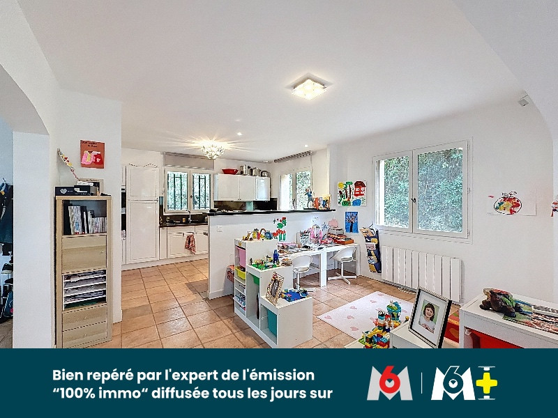 
                                                Vente
                                                 MAISON 6 PIÈCES - DD3243
