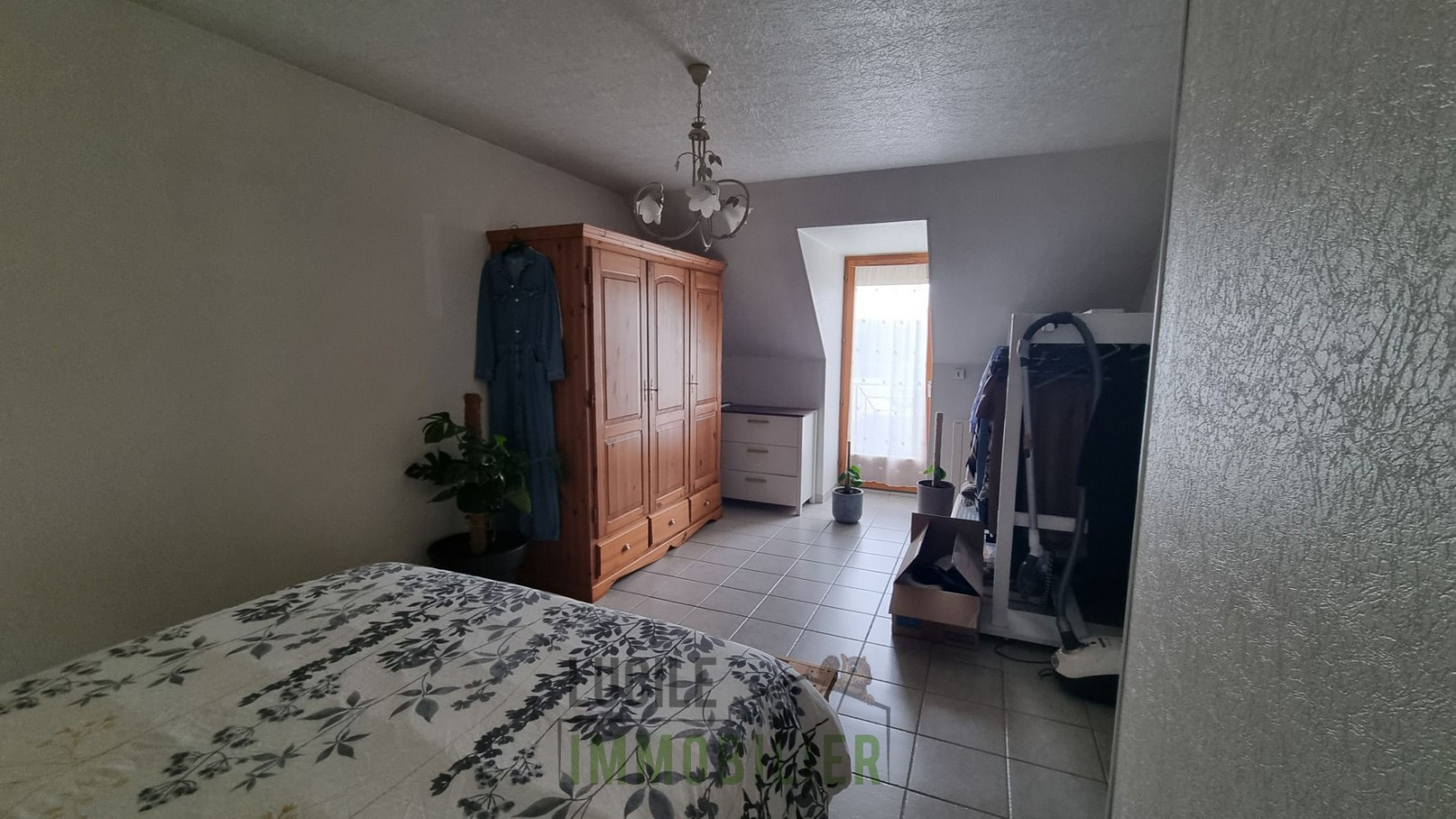 
                                                Vente
                                                 Maison 6 pièces de 130m²