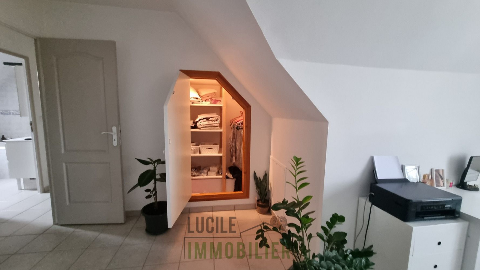 
                                                Vente
                                                 Maison 6 pièces de 130m²