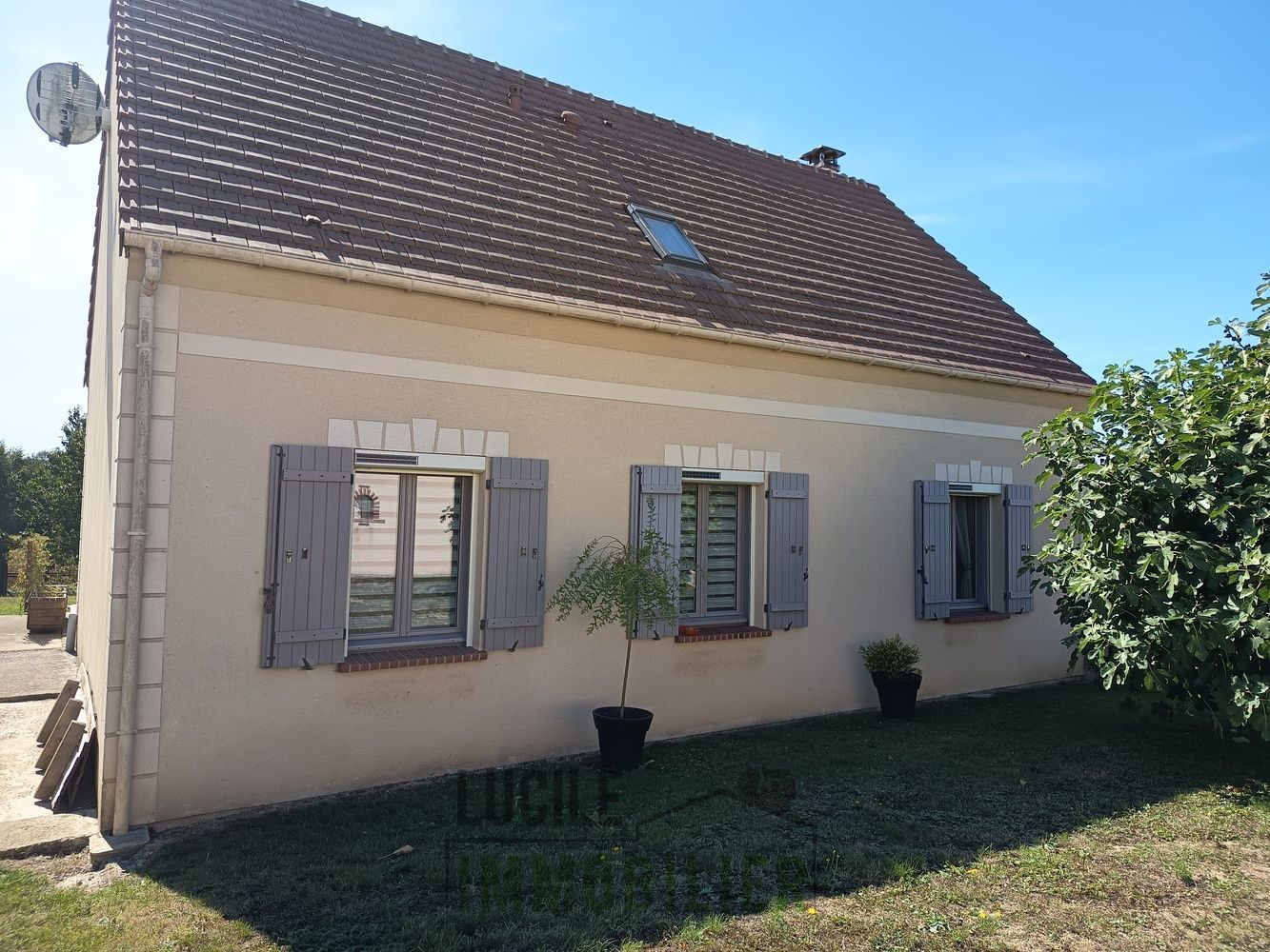 
                                                Vente
                                                 Maison 6 pièces de 130m²