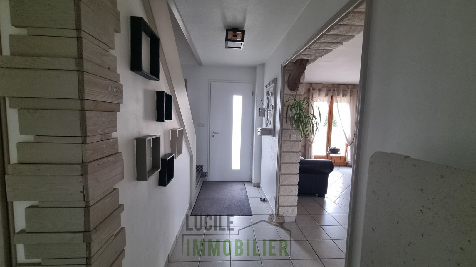 
                                                Vente
                                                 Maison 6 pièces de 130m²