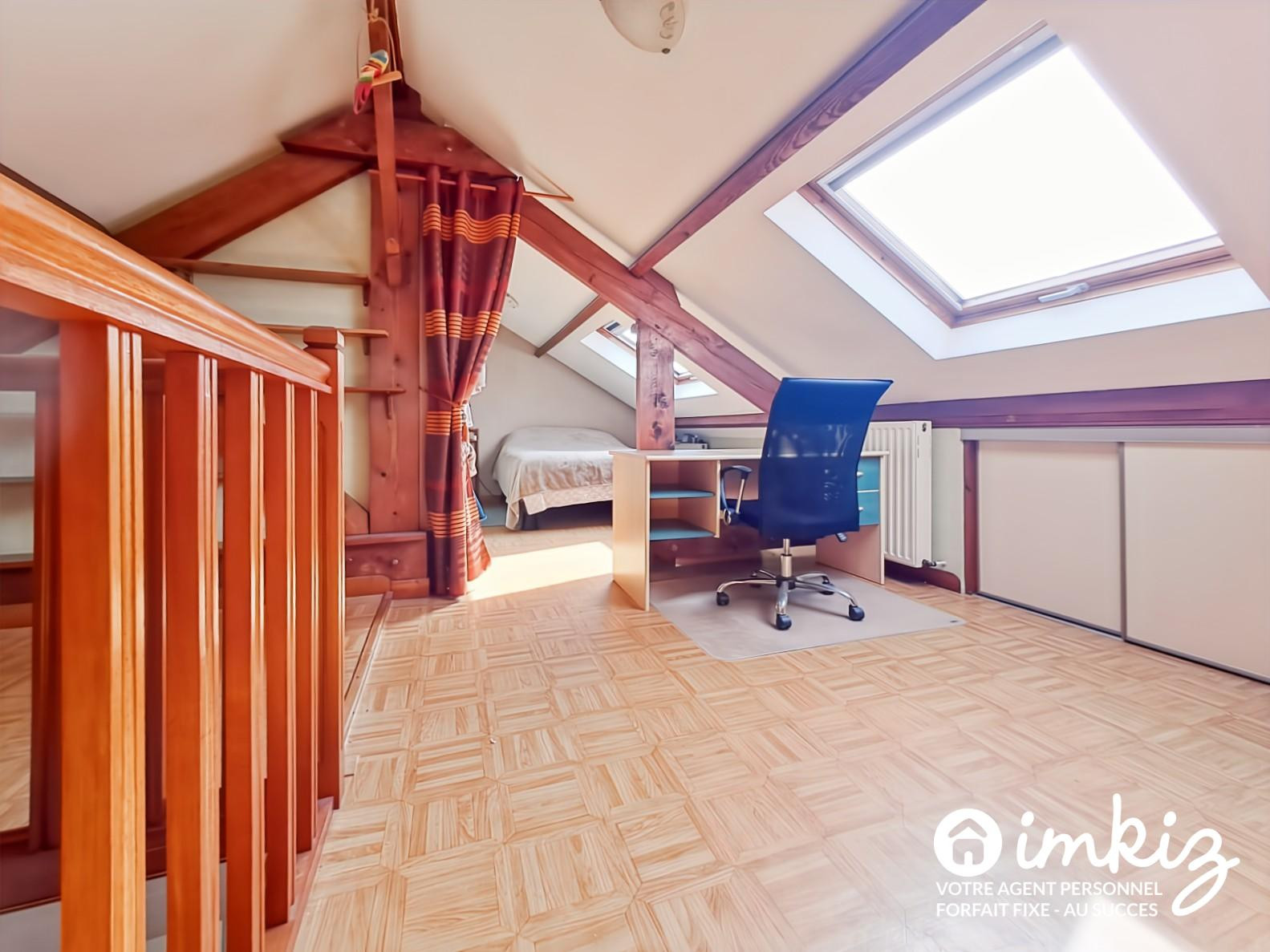 
                                                Vente
                                                 Maison 6 pièces de 180 m² au sol à ANTONY