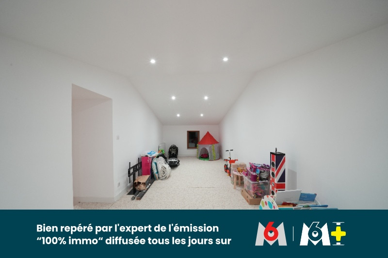 
                                                Vente
                                                 Maison 6 pièces de 193 m2