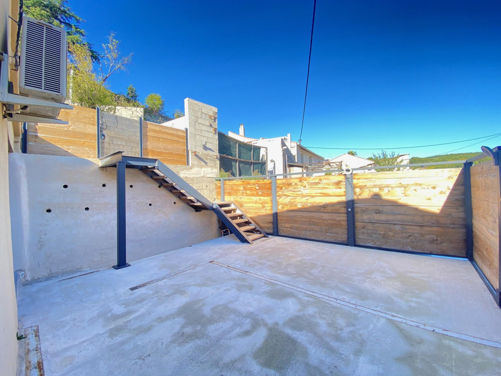 
                                                Vente
                                                 Maison 6 pièces jardin