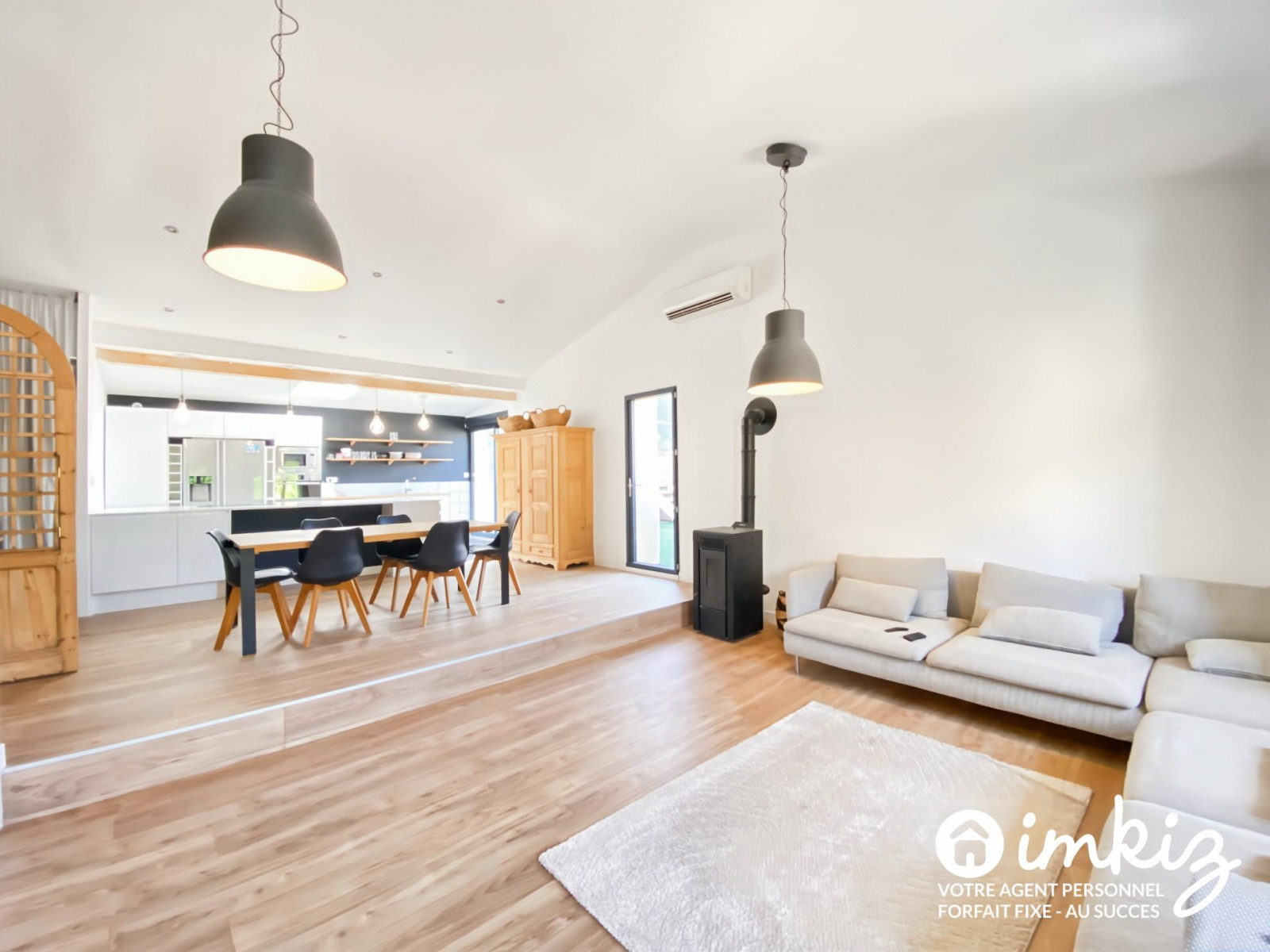 
                                                Vente
                                                 Maison 6 pièces jardin