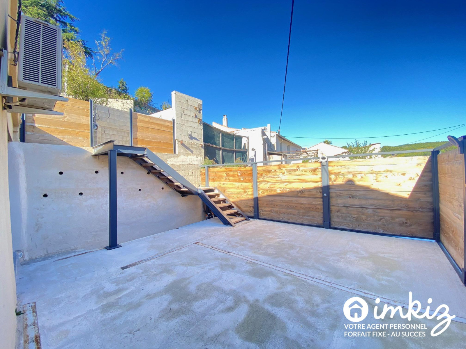 
                                                Vente
                                                 Maison 6 pièces jardin