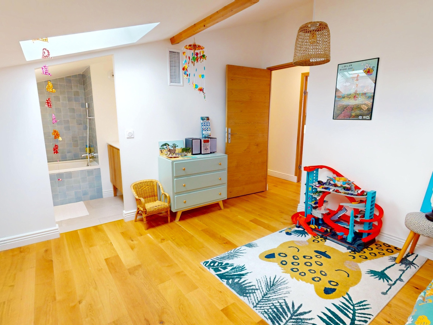 Vente
                                                 MAISON 6 PIECES - JARDIN - GARAGE & PISCINE