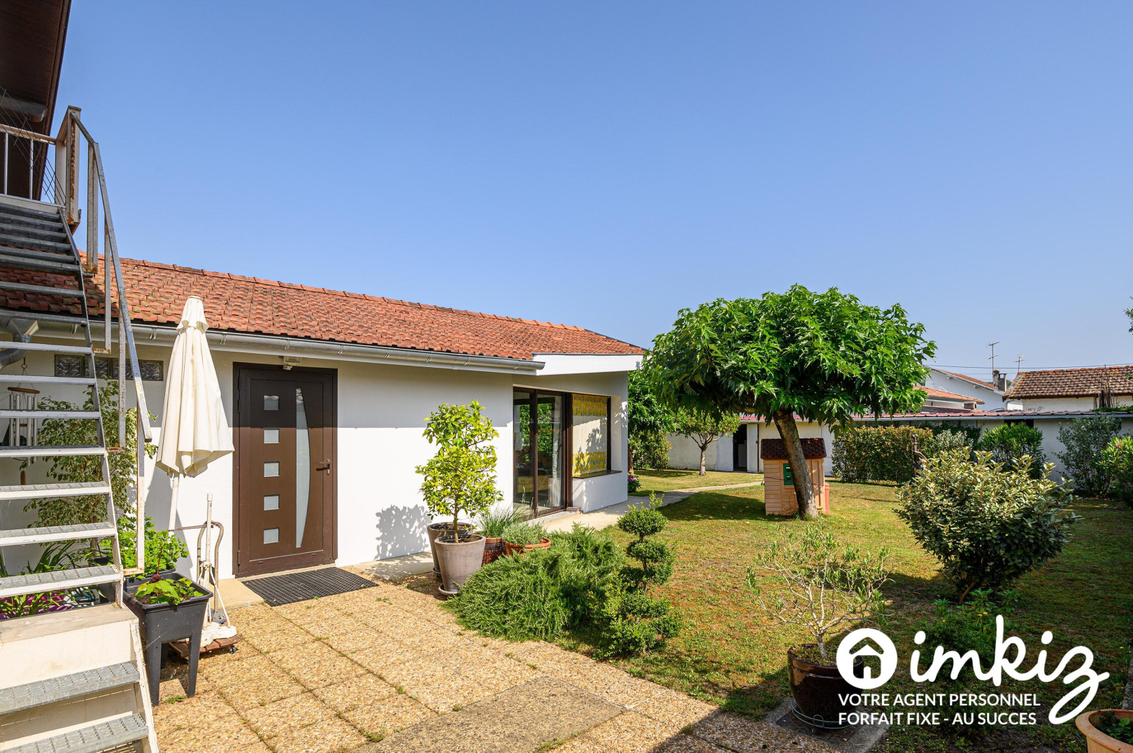 
                                                Vente
                                                 Rare -centre ville - jardin - 2 logements possible