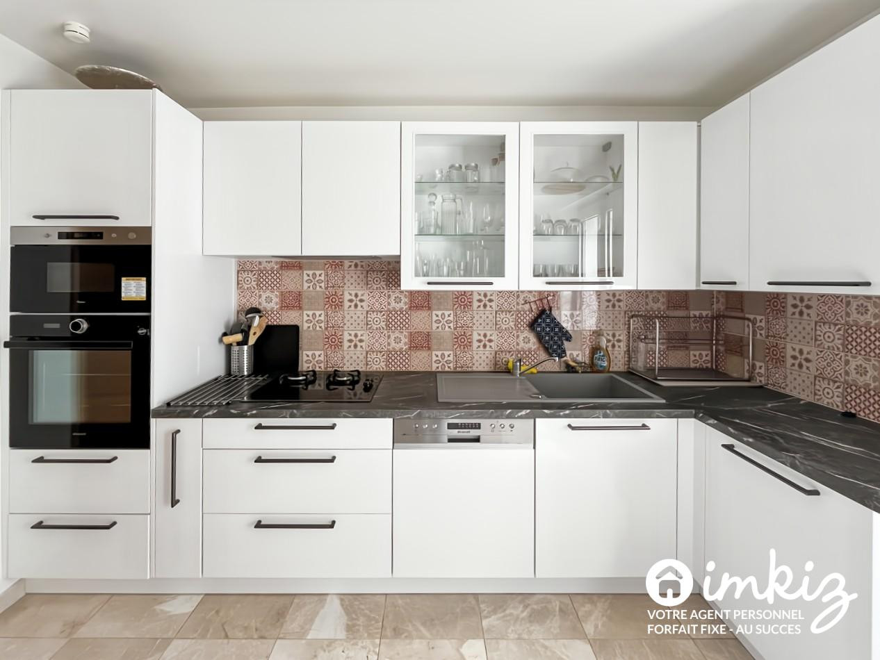 
                                                Vente
                                                 Maison 6 pièces rénovée avec garage - piscinable