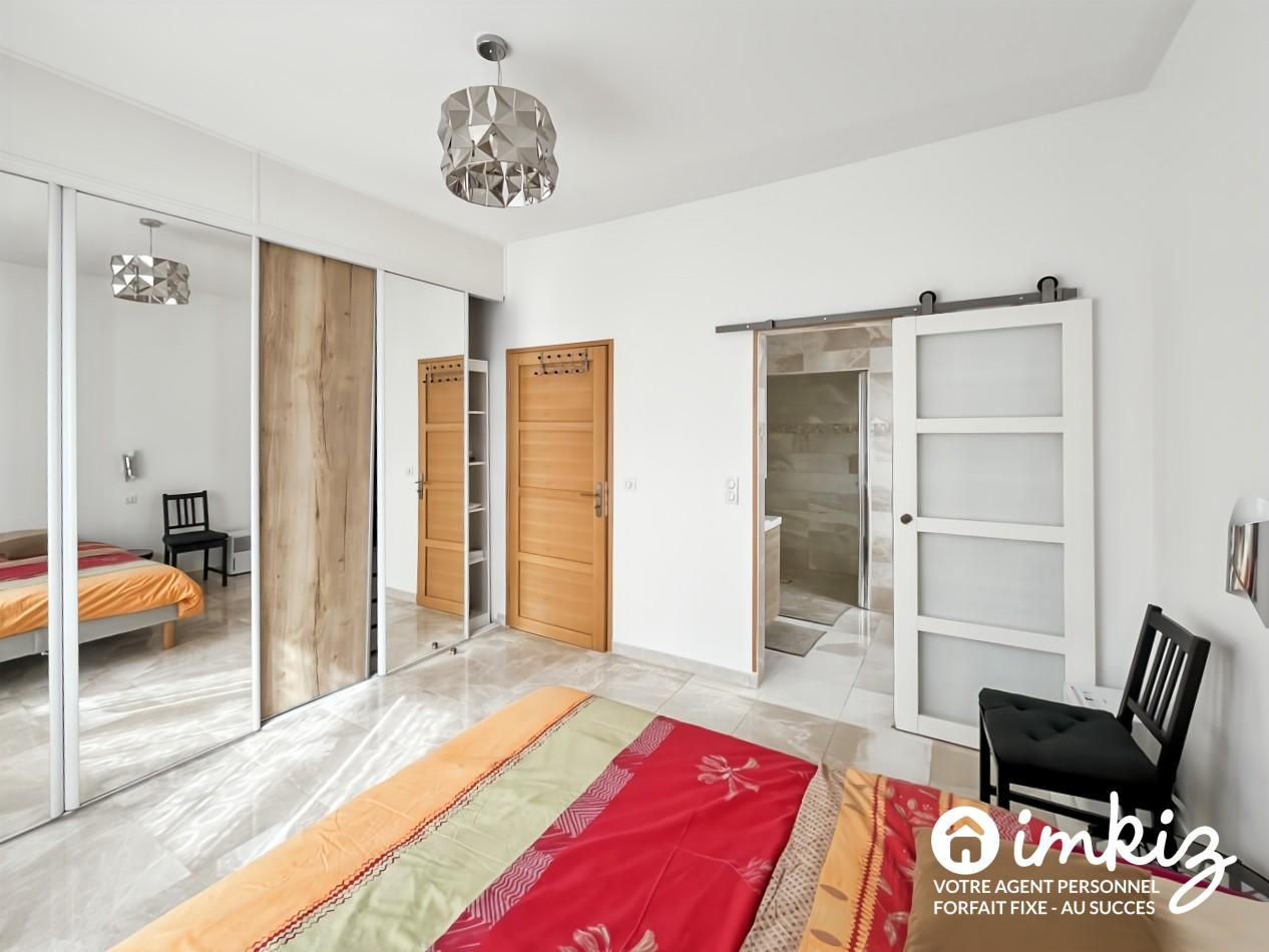 
                                                Vente
                                                 Maison 6 pièces rénovée avec garage - piscinable