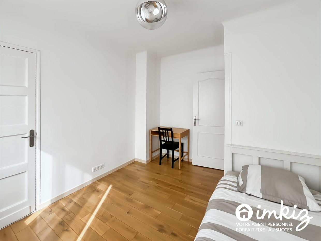 
                                                Vente
                                                 Maison 6 pièces rénovée avec garage - piscinable