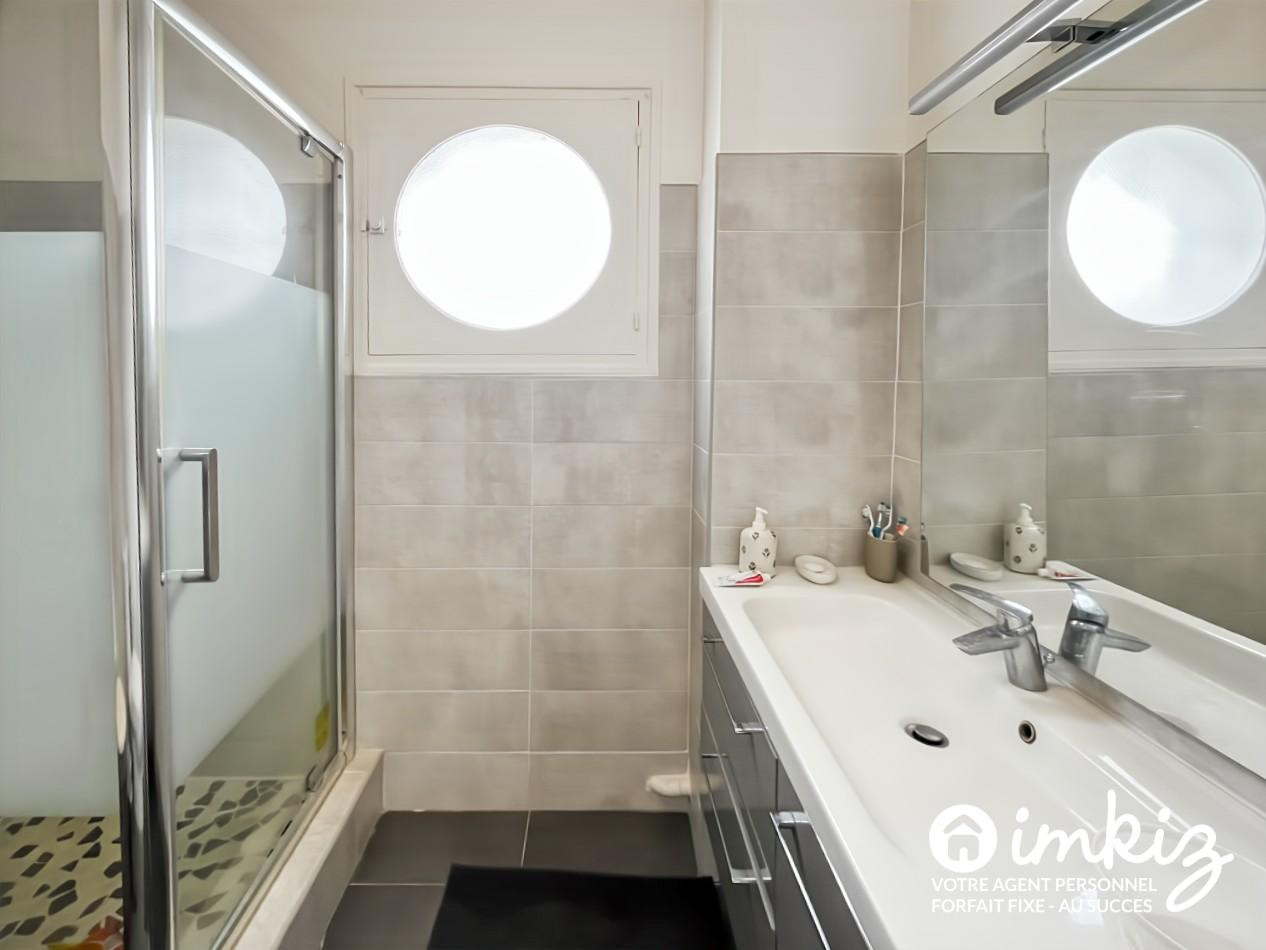 
                                                Vente
                                                 Maison 6 pièces rénovée avec garage - piscinable