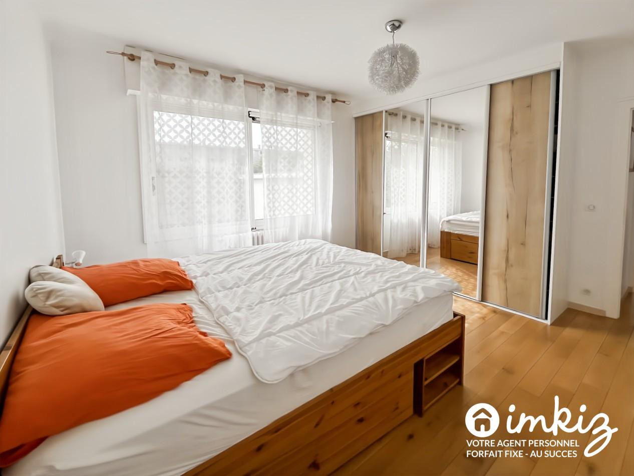 
                                                Vente
                                                 Maison 6 pièces rénovée avec garage - piscinable