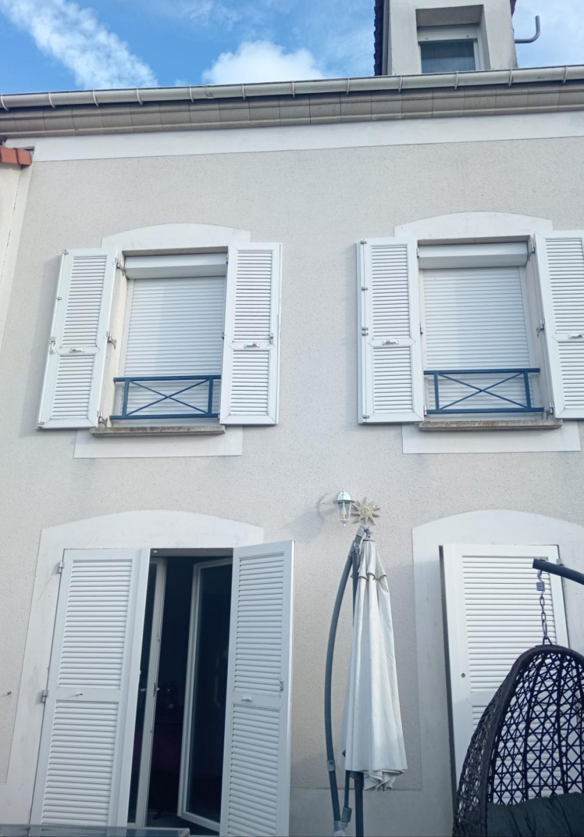 
                                                Vente
                                                 maison 6 pieces rénovée, jardin & 2 parkings