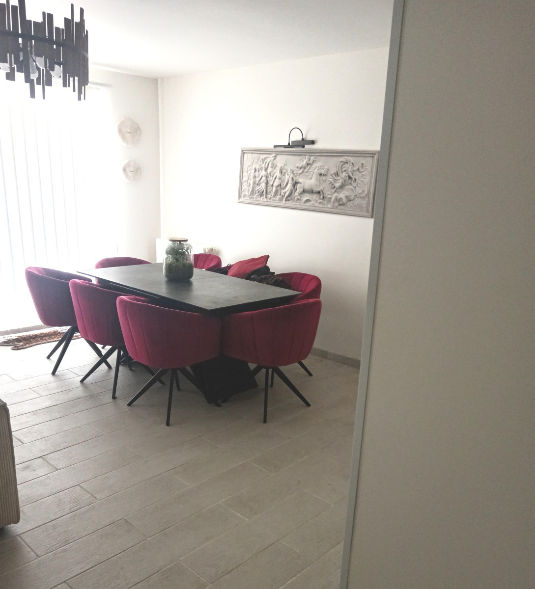 
                                                Vente
                                                 maison 6 pieces rénovée, jardin & 2 parkings