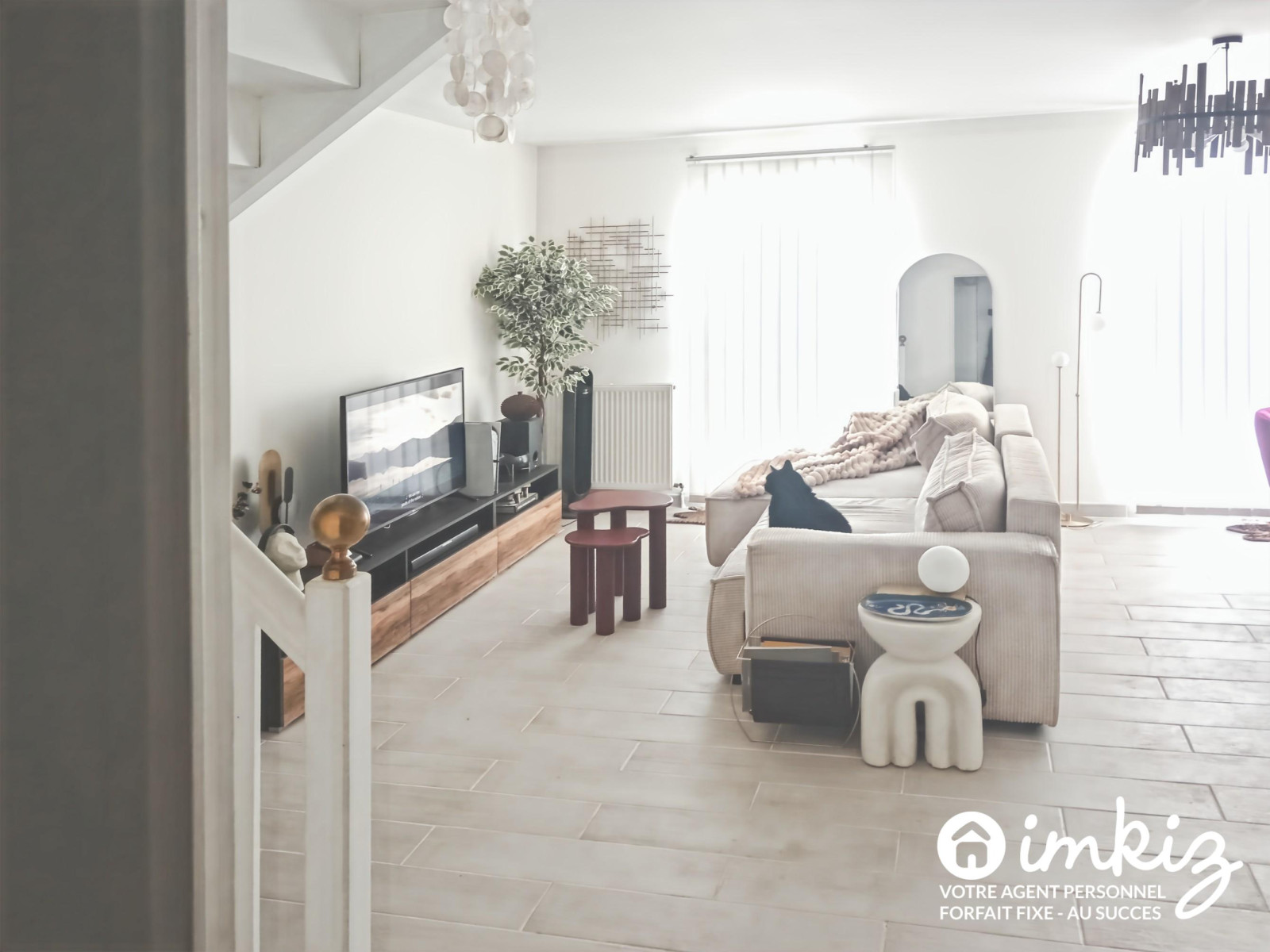 
                                                Vente
                                                 maison 6 pieces rénovée, jardin & 2 parkings
