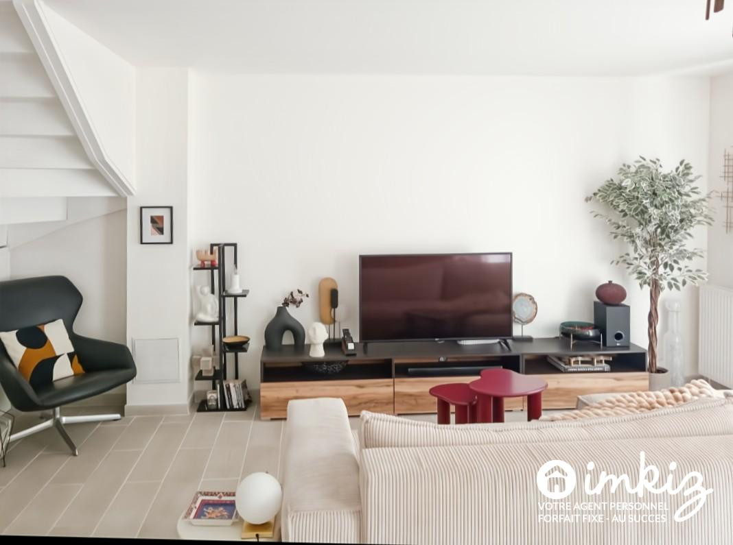 
                                                Vente
                                                 maison 6 pieces rénovée, jardin & 2 parkings