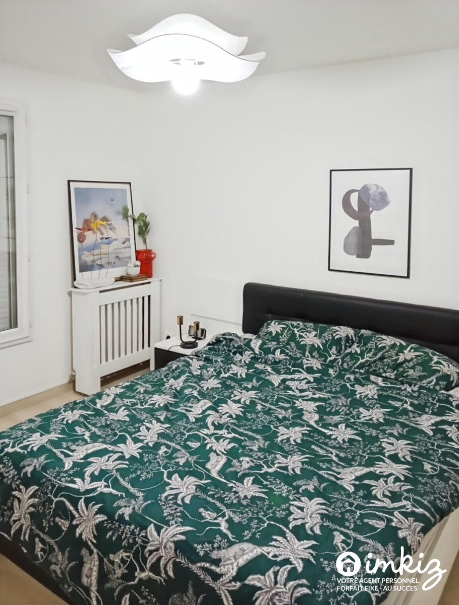 
                                                Vente
                                                 maison 6 pieces rénovée, jardin & 2 parkings